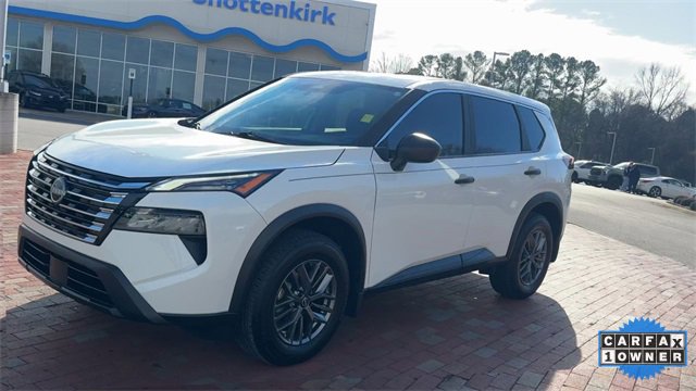 Used 2025 Nissan Rogue S image 7