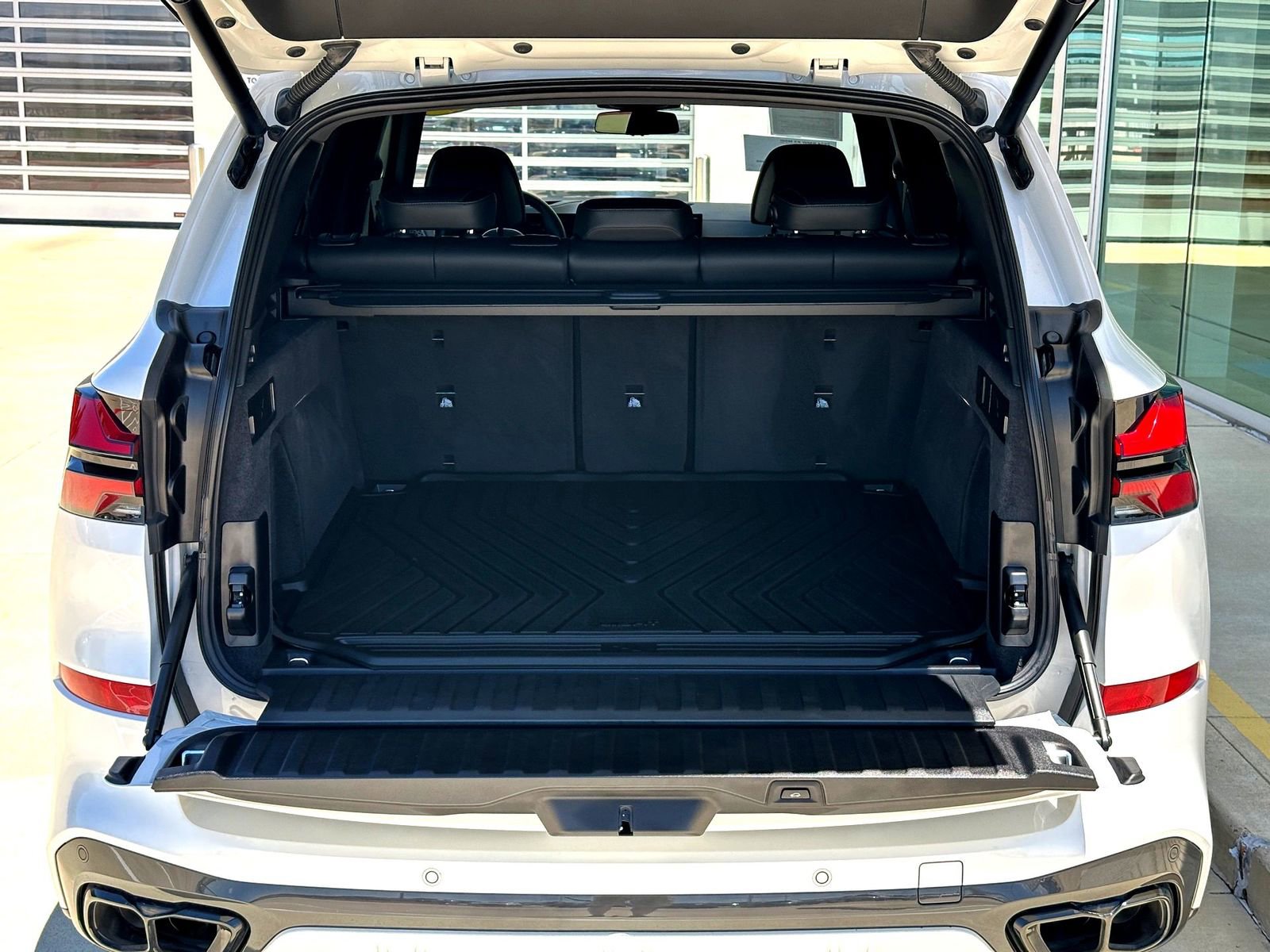 Certified 2024 BMW X5 M60i AWD/4WD image 32