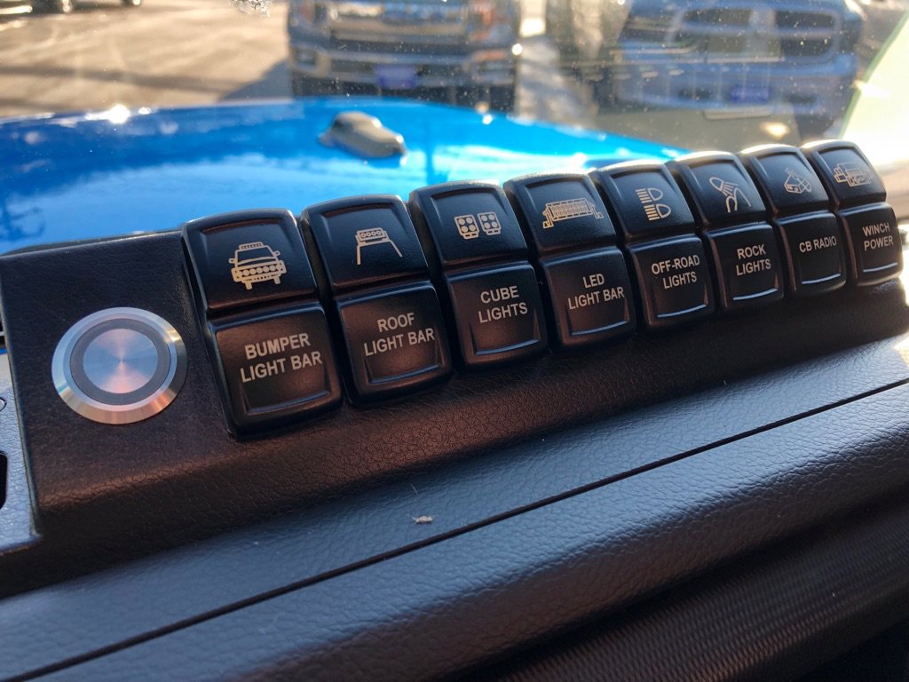 Used 2021 Jeep Gladiator Sport image 31