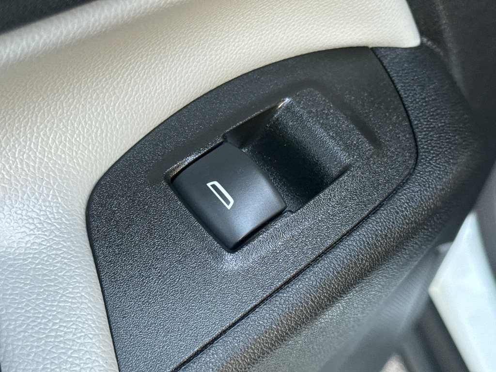 Certified 2020 Chevrolet Equinox LS w/ LS Convenience Package FWD image 29