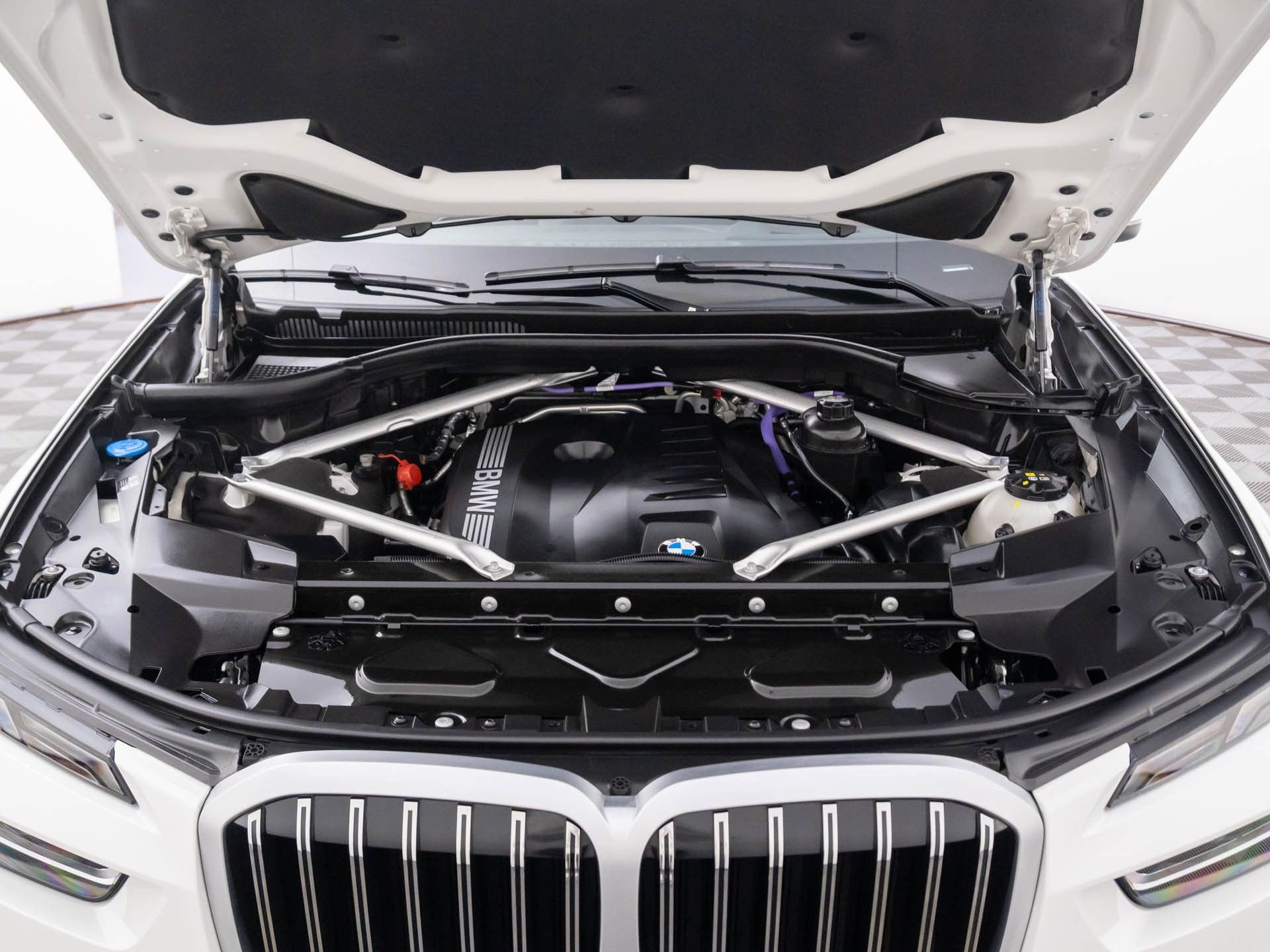 Used 2025 BMW X7 xDrive40i image 32