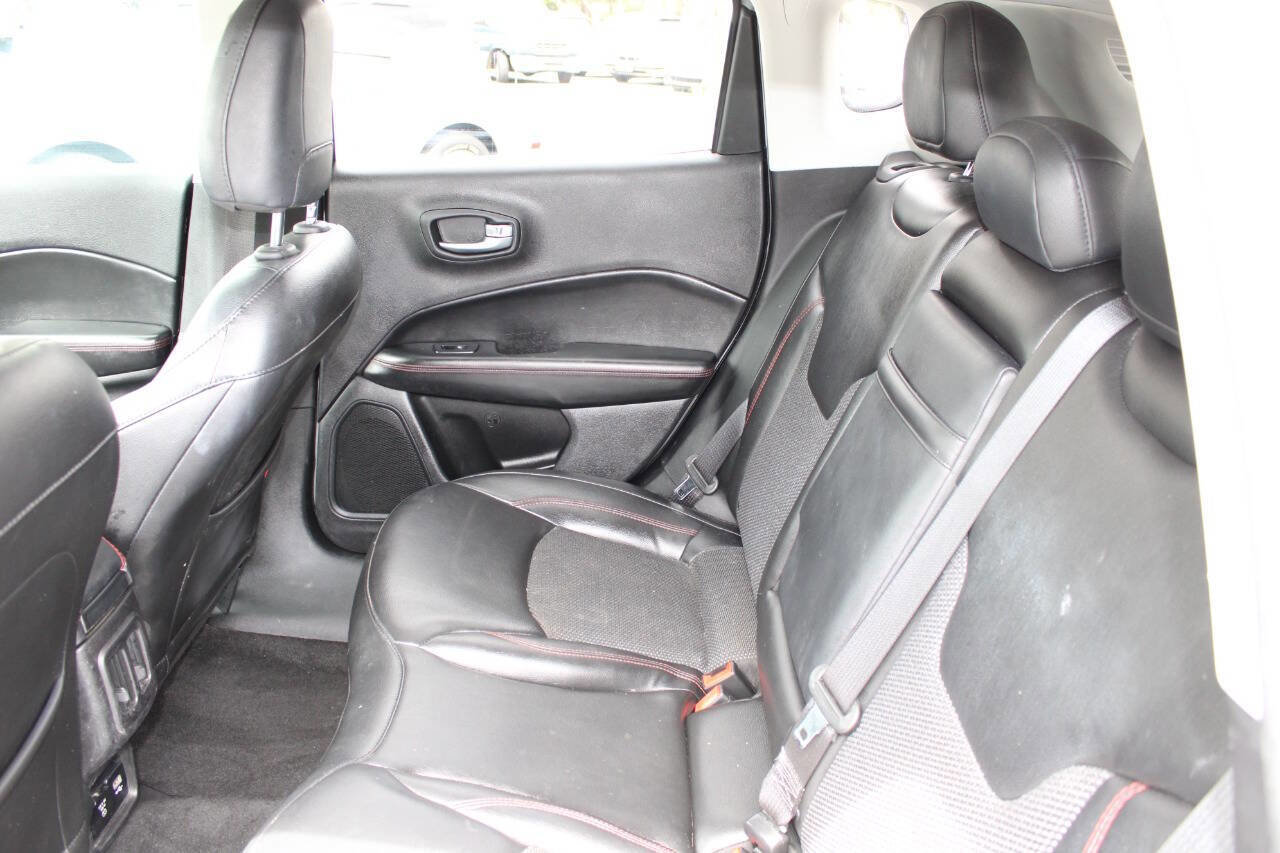 Used 2019 Jeep Compass Trailhawk AWD/4WD image 19
