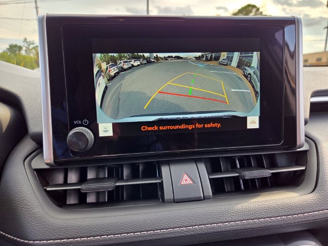 Used 2025 Toyota RAV4 XLE FWD image 28