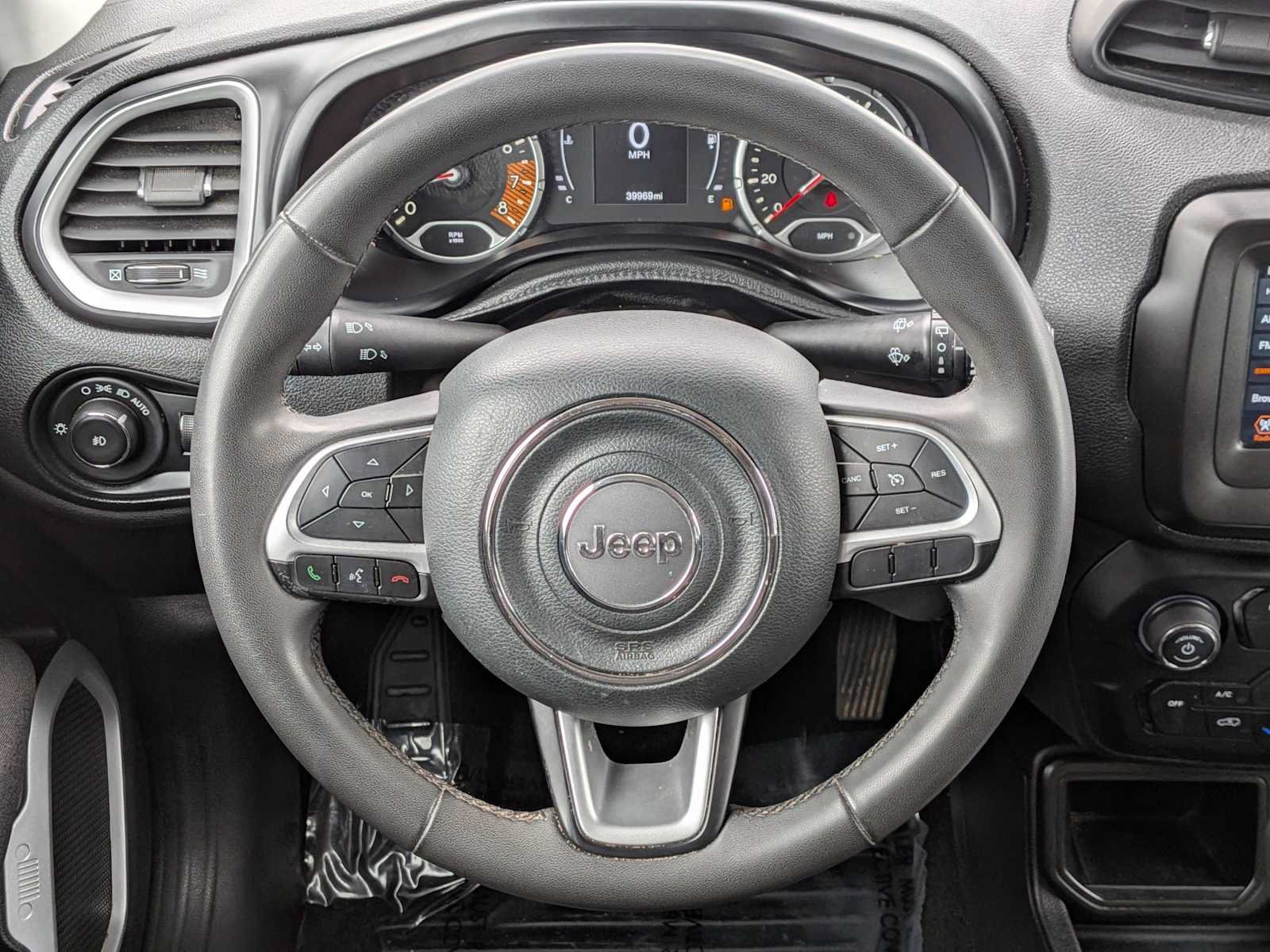 Certified 2020 Jeep Renegade Latitude FWD image 21