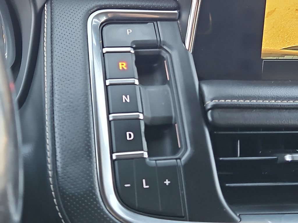 Used 2022 Chevrolet Suburban Premier RWD image 20