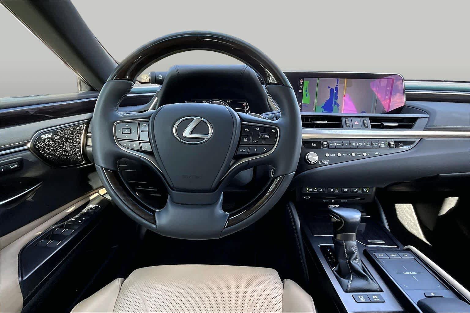 Used 2021 Lexus ES 300h Ultra Luxury w/ Accessory Package 2 FWD image 6