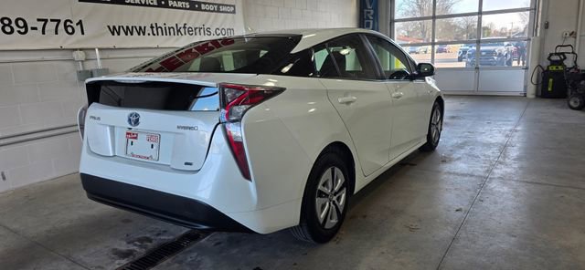 Used 2016 Toyota Prius Two image 7