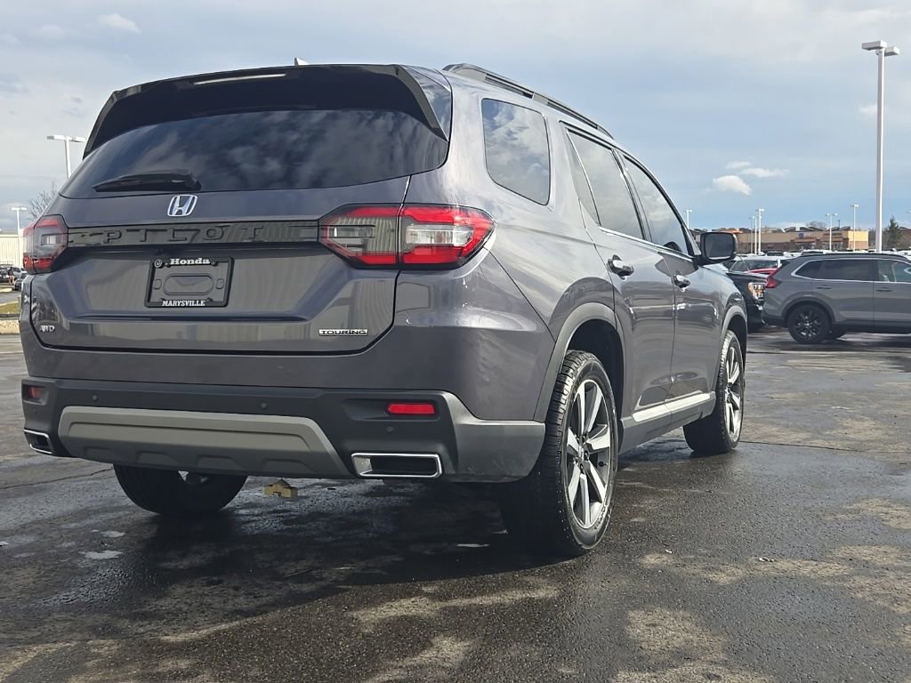 Used 2024 Honda Pilot Touring image 9