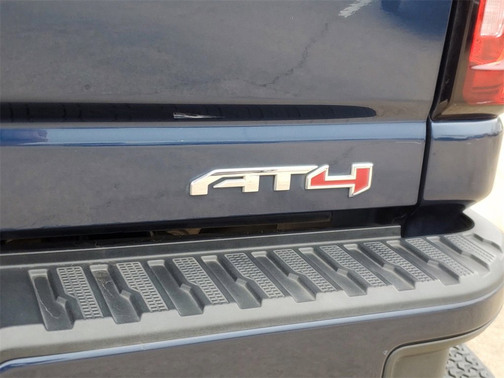 Used 2022 GMC Sierra 2500 AT4 w/ AT4 Preferred Package image 5