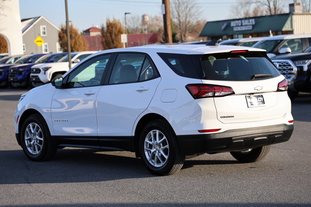 Used 2024 Chevrolet Equinox LS image 2