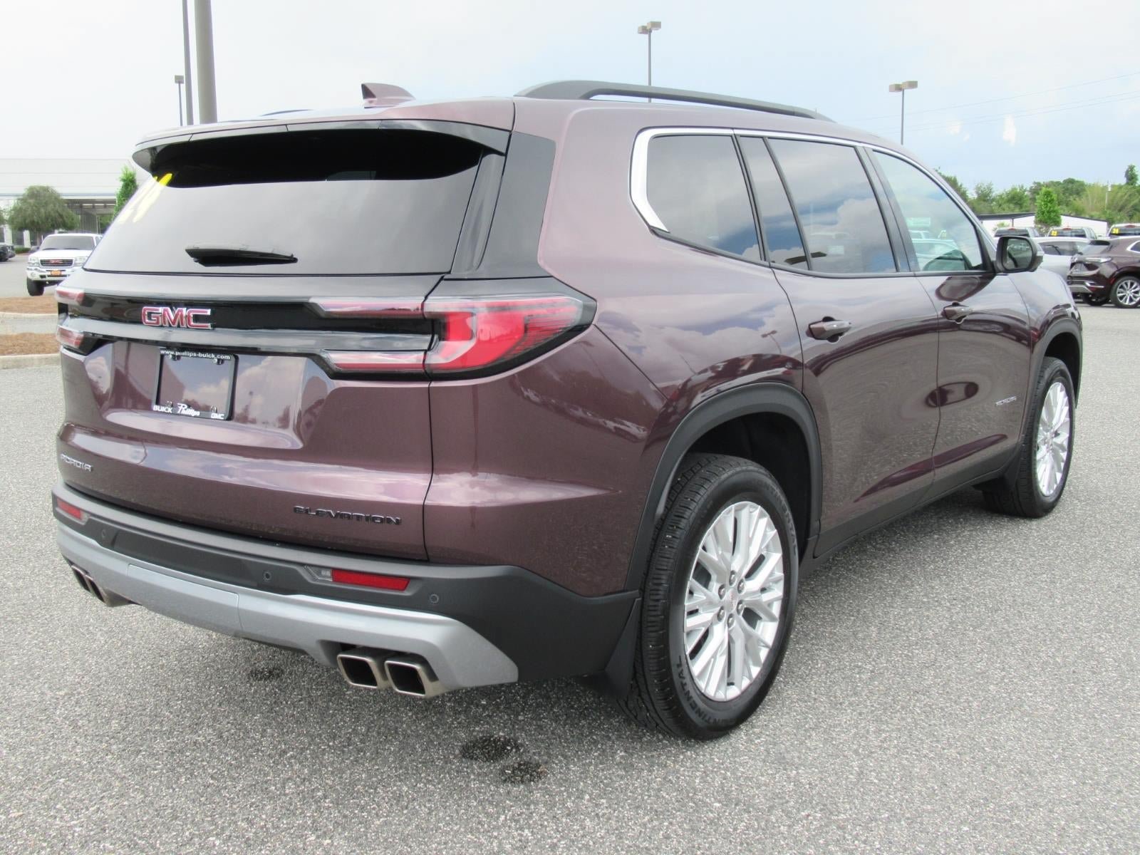 Used 2024 GMC Acadia Elevation w/ Luxury Package FWD image 7