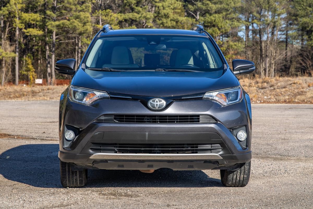 Used 2018 Toyota RAV4 XLE image 2