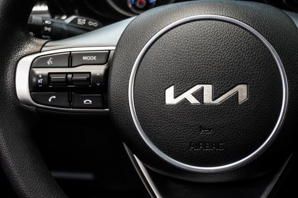 Used 2022 Kia K5 LXS FWD image 14