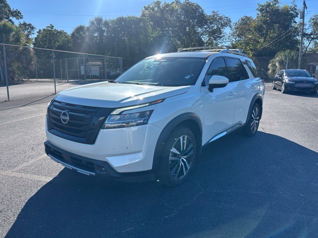 Used 2024 Nissan Pathfinder Platinum AWD/4WD image 1