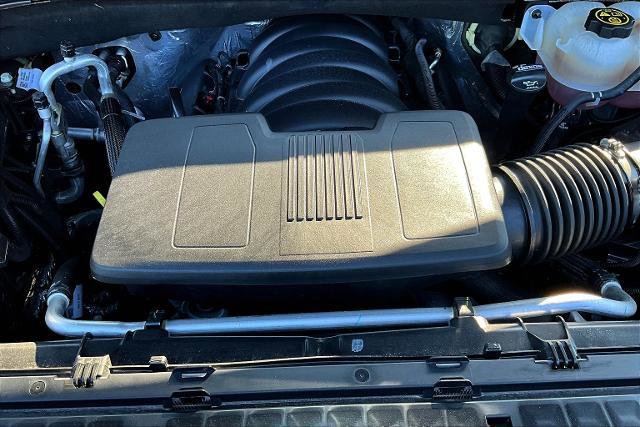 Used 2022 Chevrolet Silverado 1500 High Country w/ Technology Package image 32