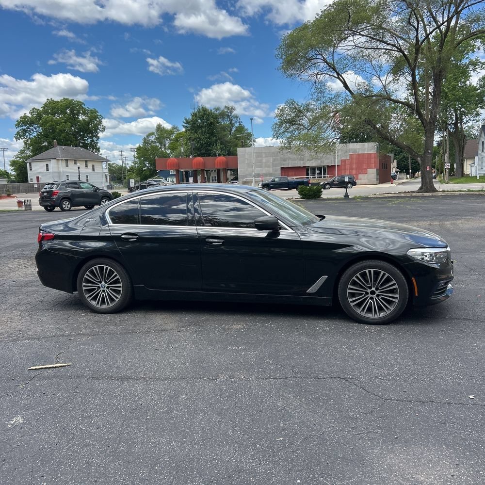 Used 2018 BMW 530e xDrive AWD/4WD image 4
