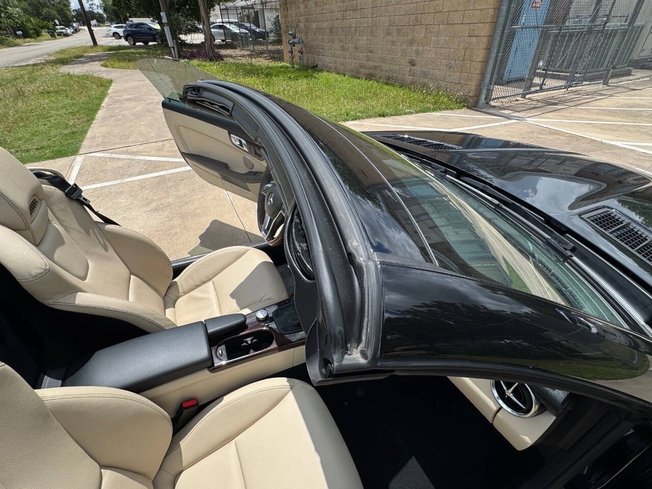 Used 2013 Mercedes-Benz SLK 250 image 33
