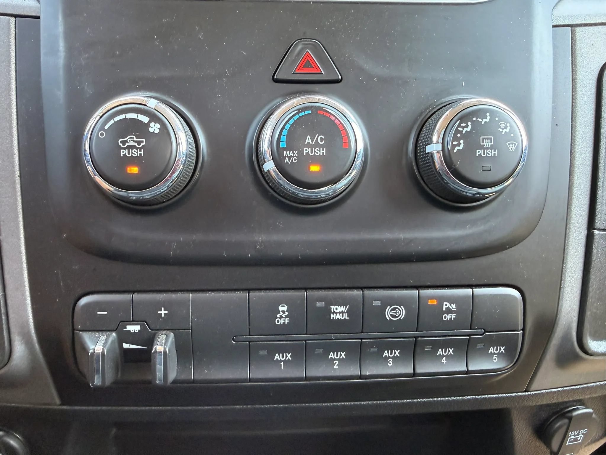 Used 2015 RAM 2500 Tradesman w/ Chrome Appearance Group AWD/4WD image 21