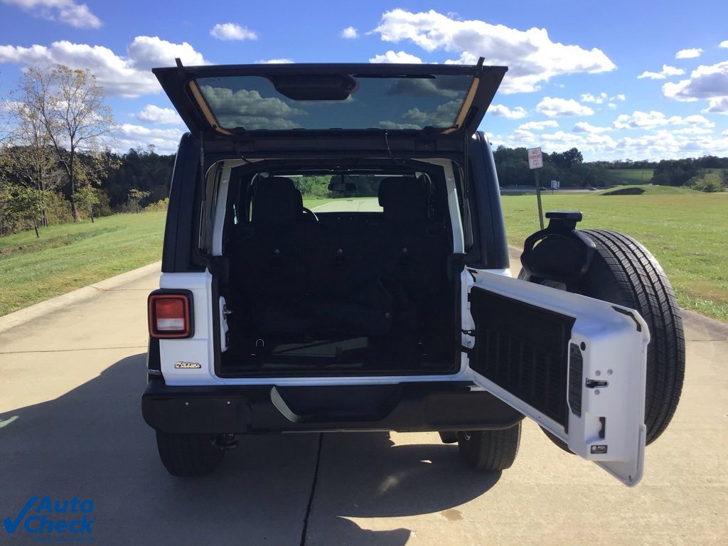 Used 2023 Jeep Wrangler Sport S image 5