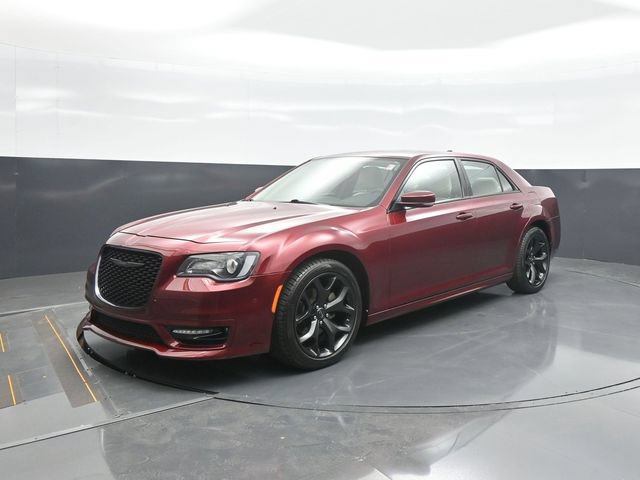 Used 2023 Chrysler 300 Touring L w/ Popular Equipment Group RWD image 3
