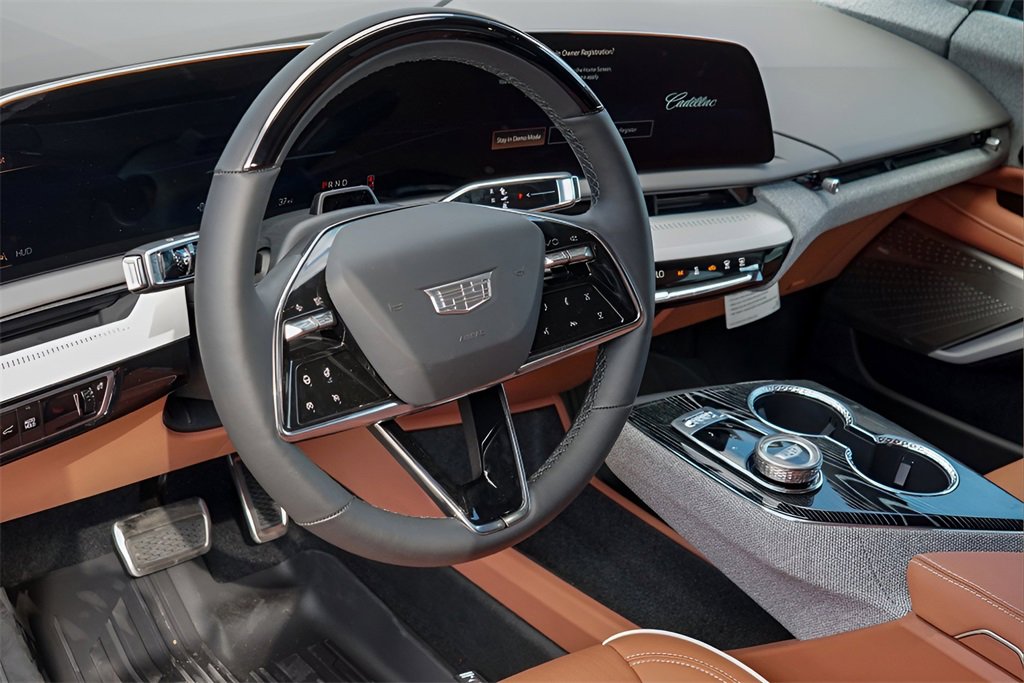 New 2026 Cadillac Optiq Luxury 2 image 19
