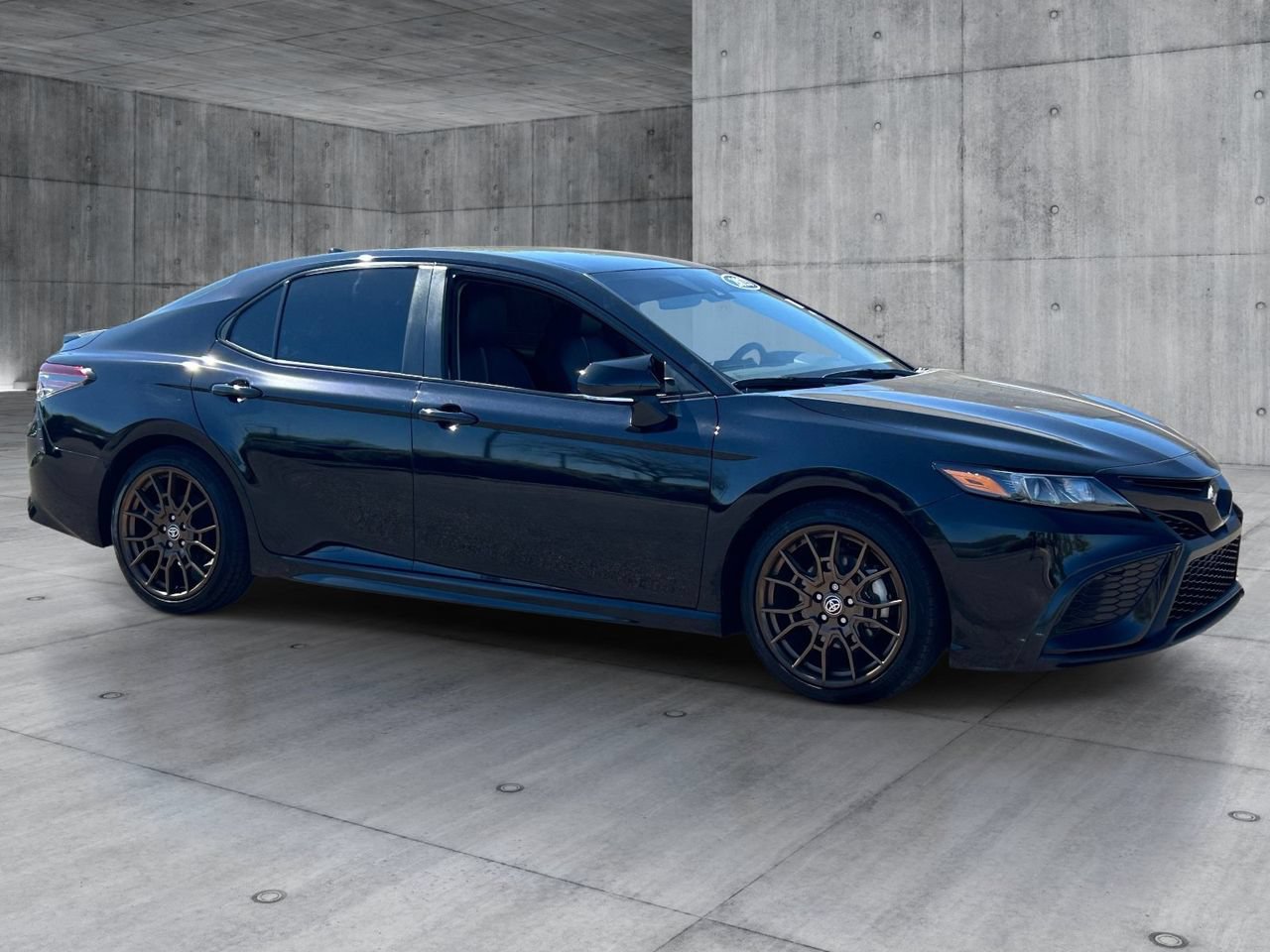 Used 2023 Toyota Camry SE FWD image 7