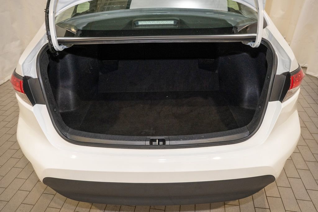 Used 2024 Toyota Corolla LE image 6