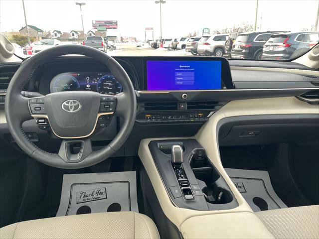 Certified 2023 Toyota Crown Limited image 12