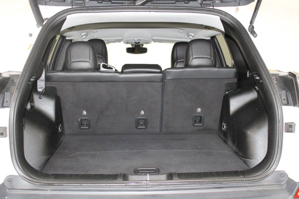 Used 2019 Jeep Cherokee Limited AWD/4WD image 14