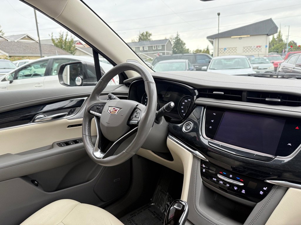 Used 2020 Cadillac XT6 Premium Luxury image 20