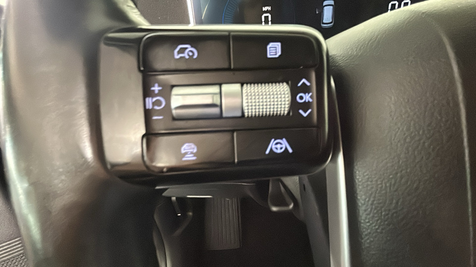Used 2025 Hyundai Santa Fe SEL FWD image 20