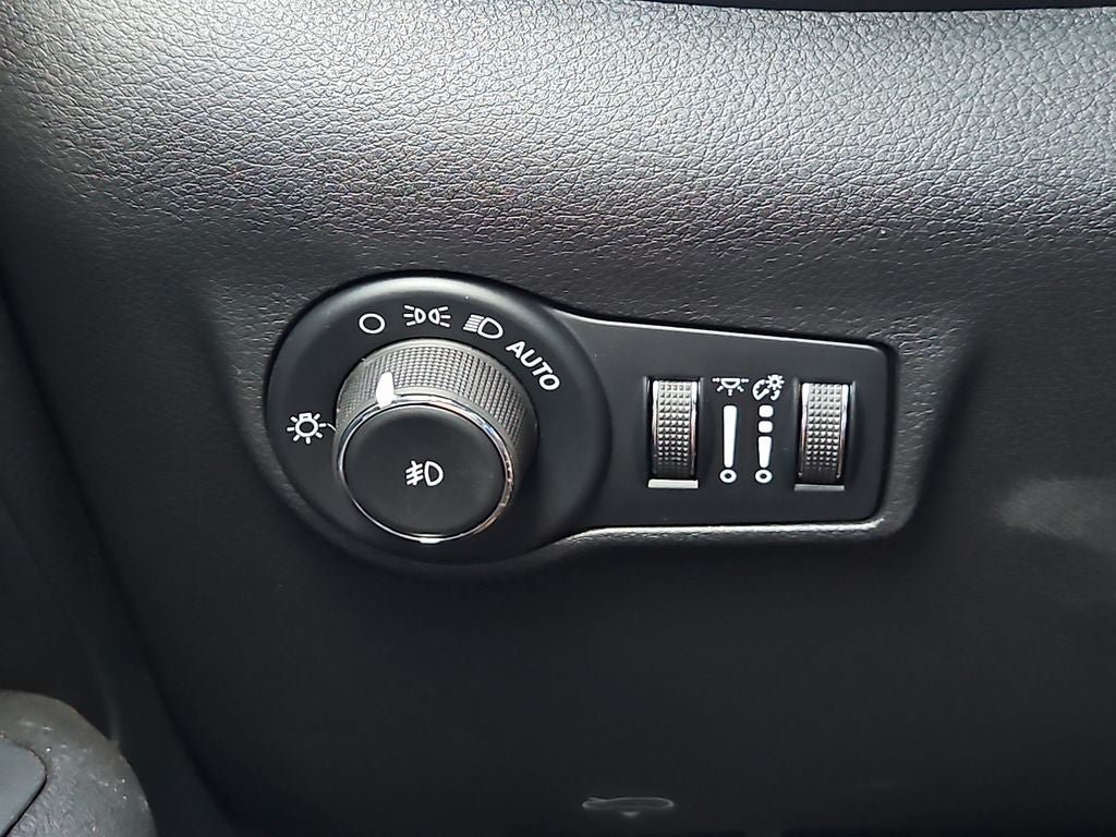 New 2026 Jeep Compass Latitude AWD/4WD image 24