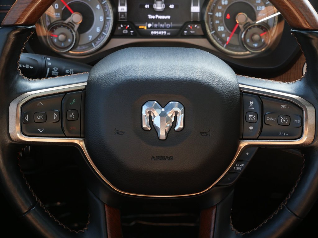Used 2019 RAM 1500 Laramie Longhorn AWD/4WD image 18