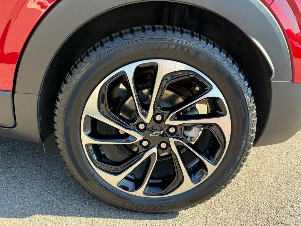 Used 2023 Chevrolet Bolt EUV Premier w/ Sun & Sound Package FWD image 30