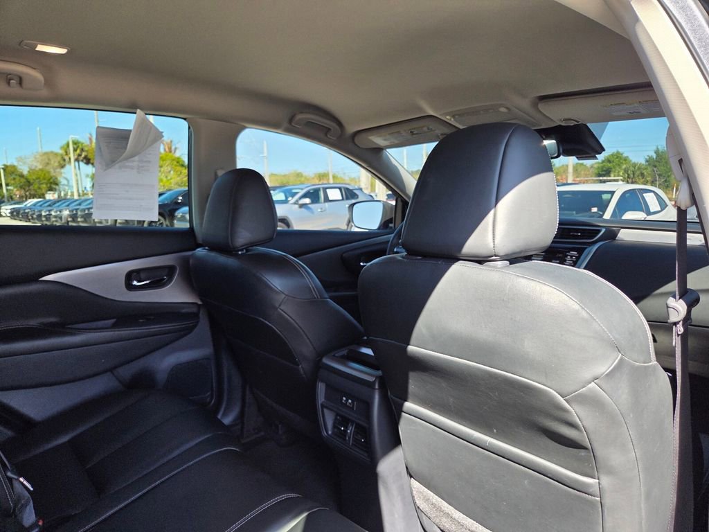 Used 2023 Nissan Murano SV image 12