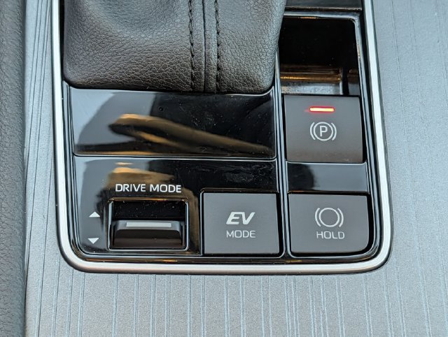Certified 2025 Toyota Sienna XLE FWD image 16