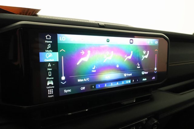 Used 2025 Jeep Wrangler Unlimited Sahara image 13