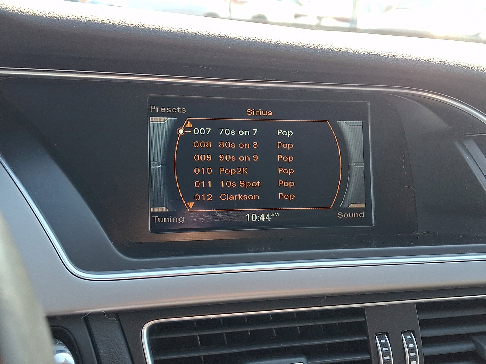 Used 2015 Audi A4 2.0T Premium image 18