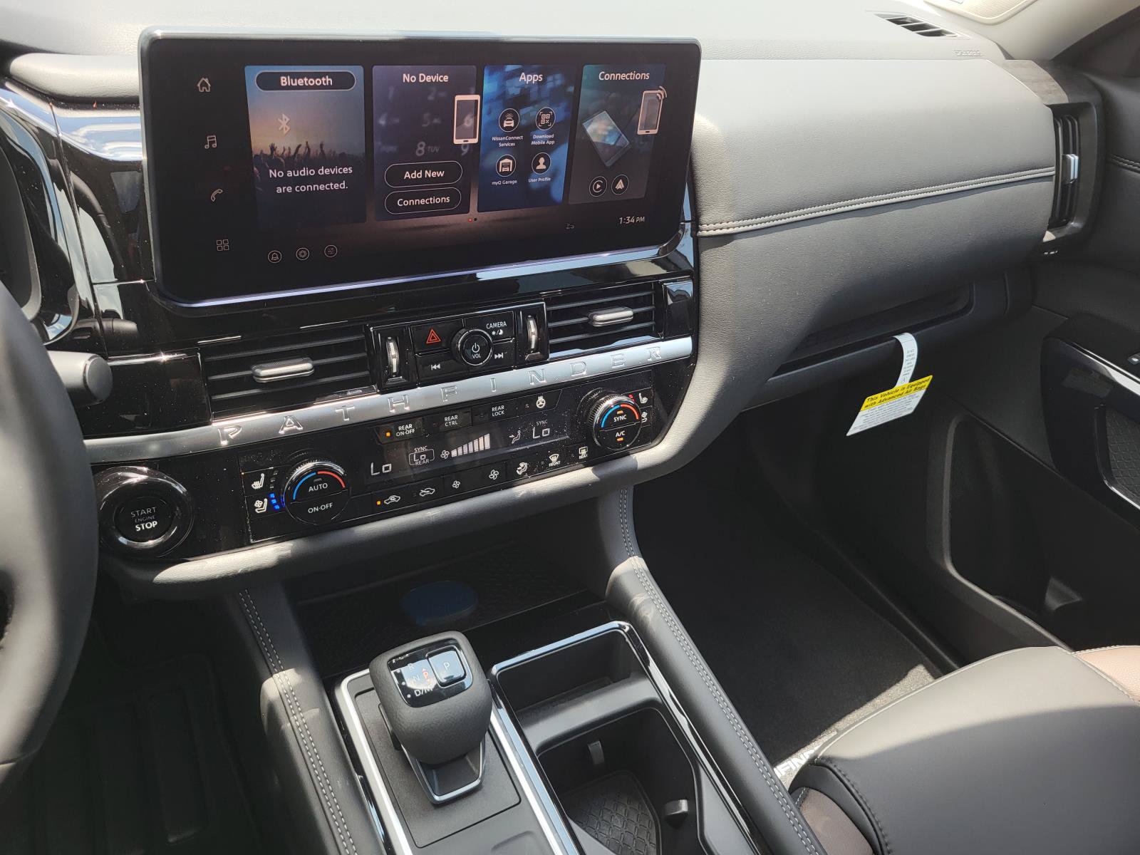 New 2026 Nissan Pathfinder Platinum w/ Accent Package FWD image 21