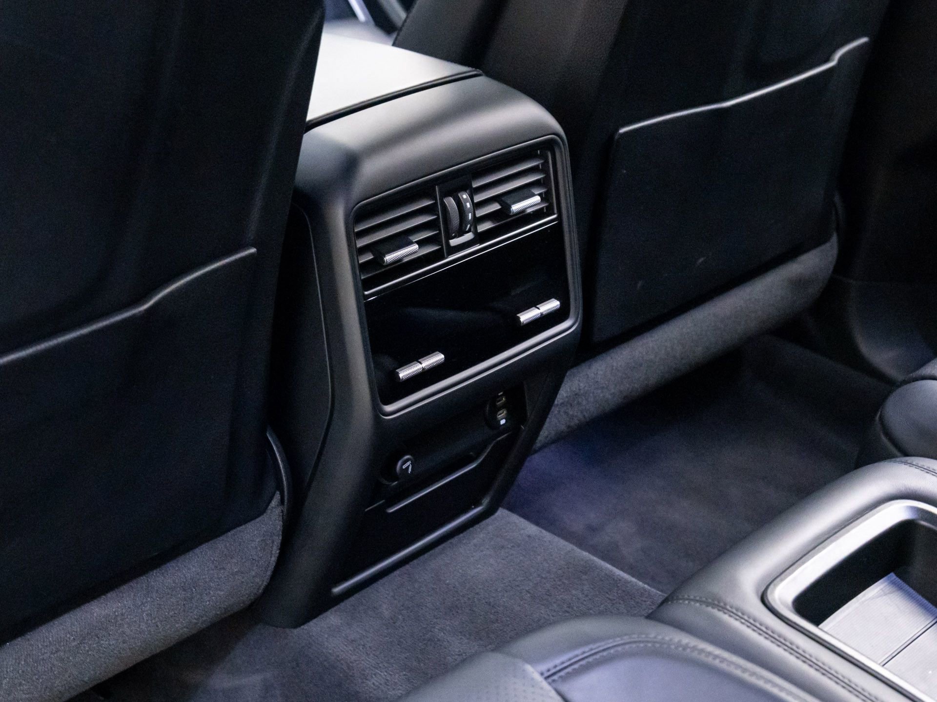 Certified 2022 Porsche Cayenne Turbo GT image 18