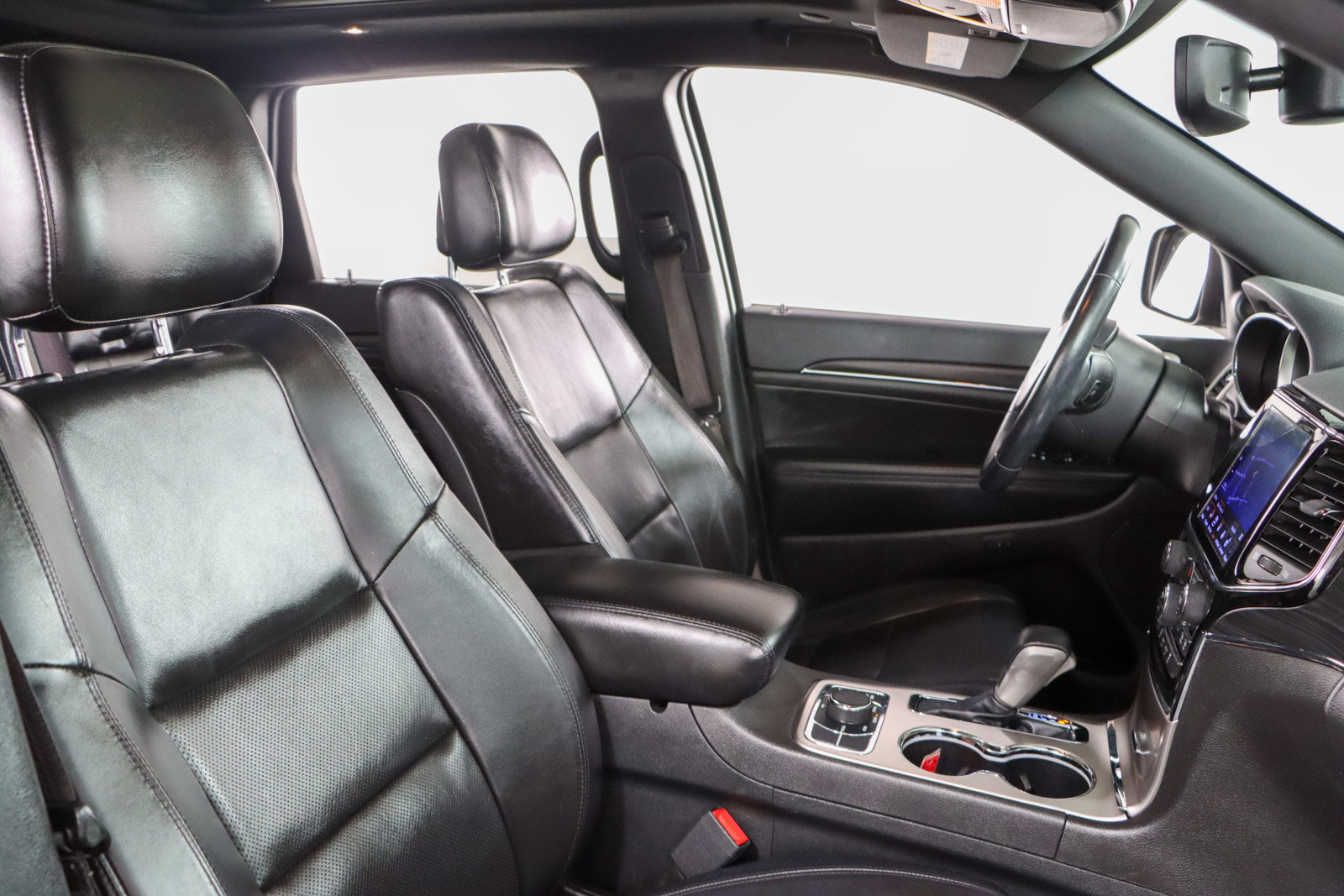 Used 2019 Jeep Grand Cherokee Limited w/ Luxury Group II image 27