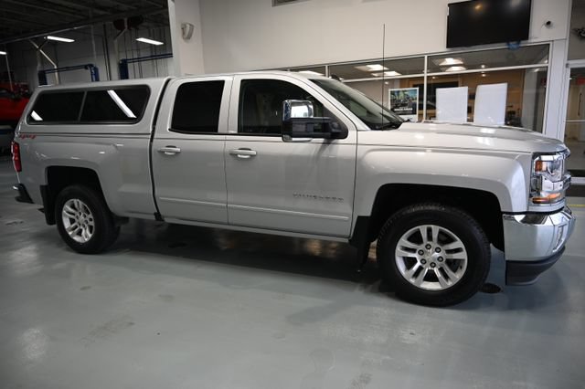 Used 2017 Chevrolet Silverado 1500 LT w/ All Star Edition AWD/4WD image 4