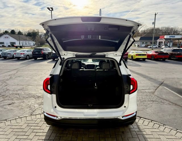 Used 2022 GMC Terrain SLT w/ Infotainment Package II image 12