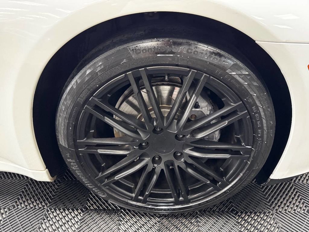 Used 2015 Porsche Panamera 4 image 18