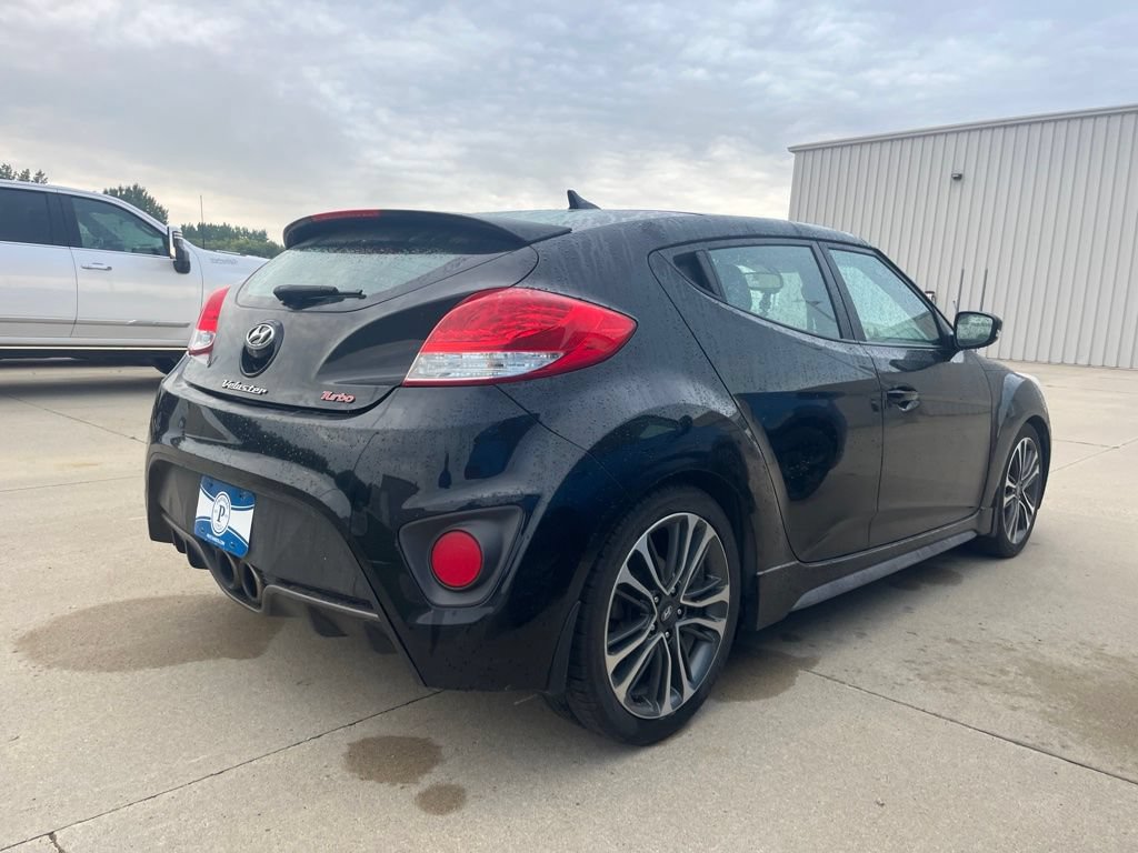 Used 2016 Hyundai Veloster Turbo FWD image 4