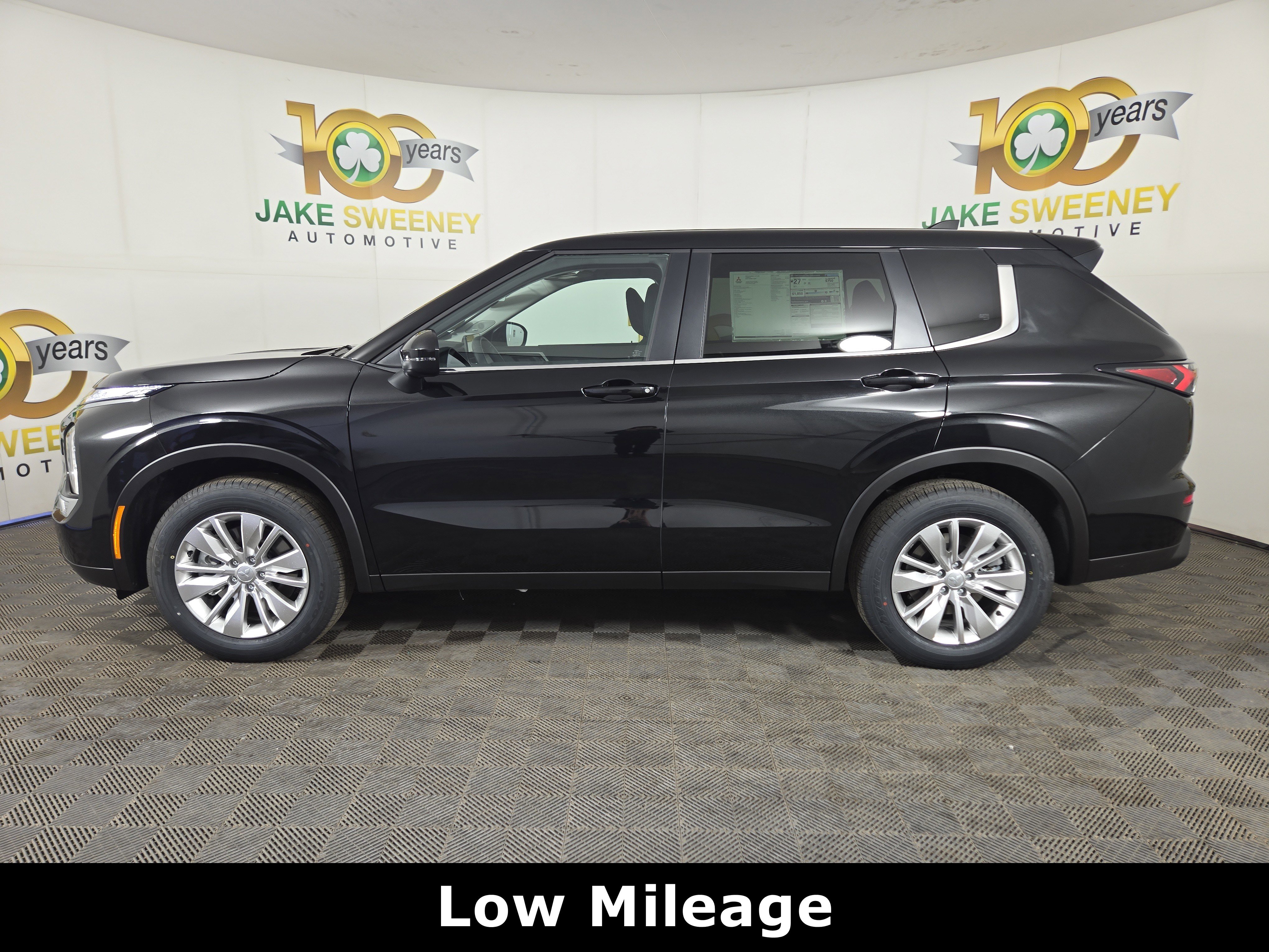 New 2026 Mitsubishi Outlander ES image 4