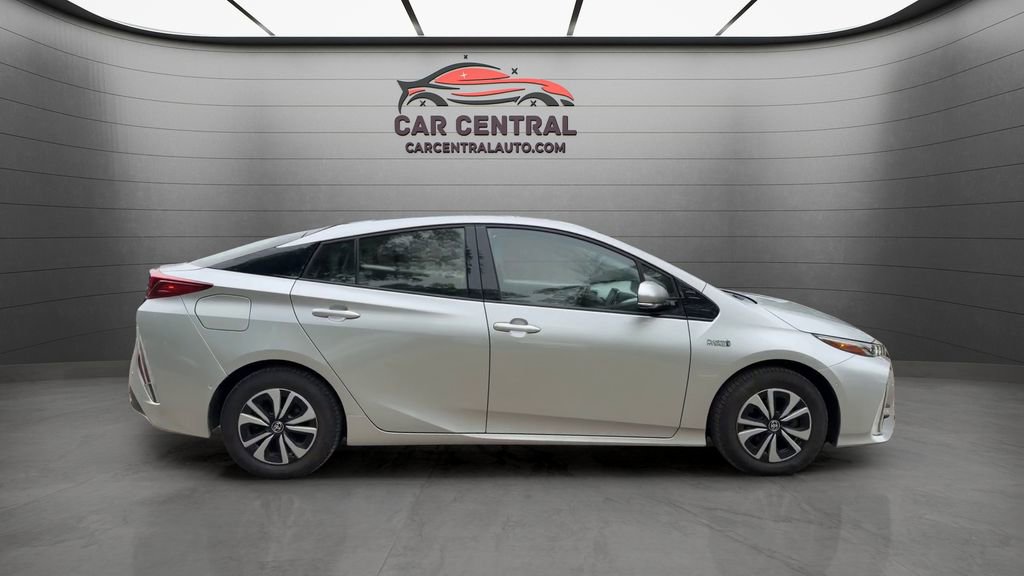 Used 2018 Toyota Prius Prime Advanced FWD image 6