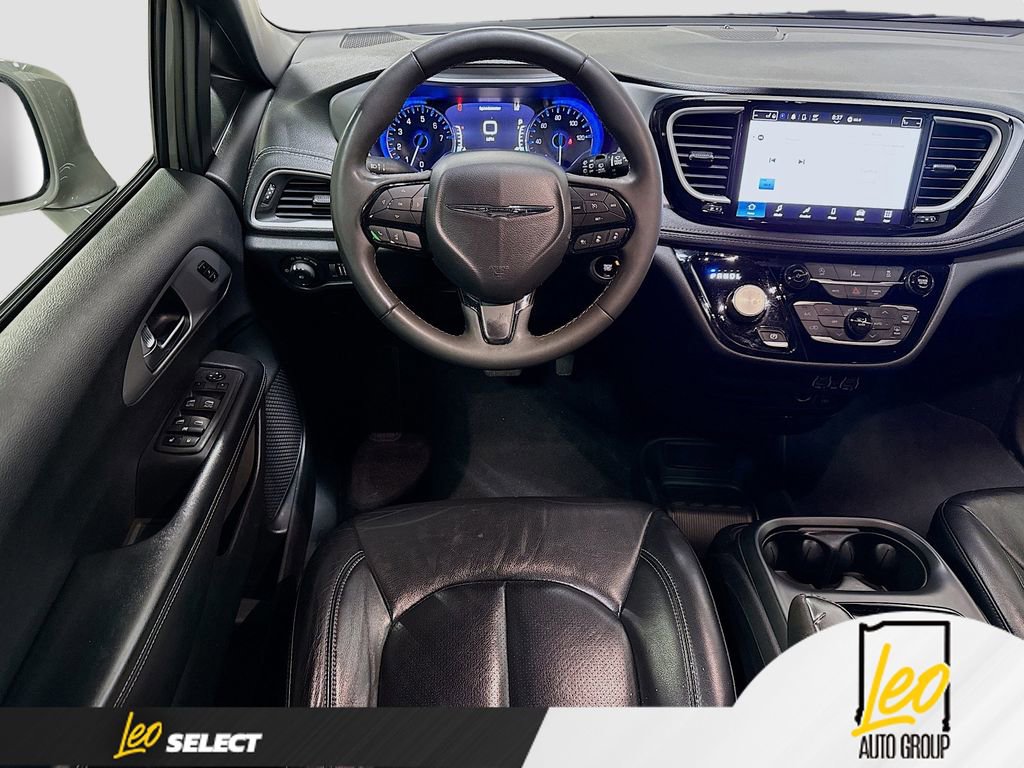 Used 2022 Chrysler Pacifica Touring-L w/ S Appearance Package image 22