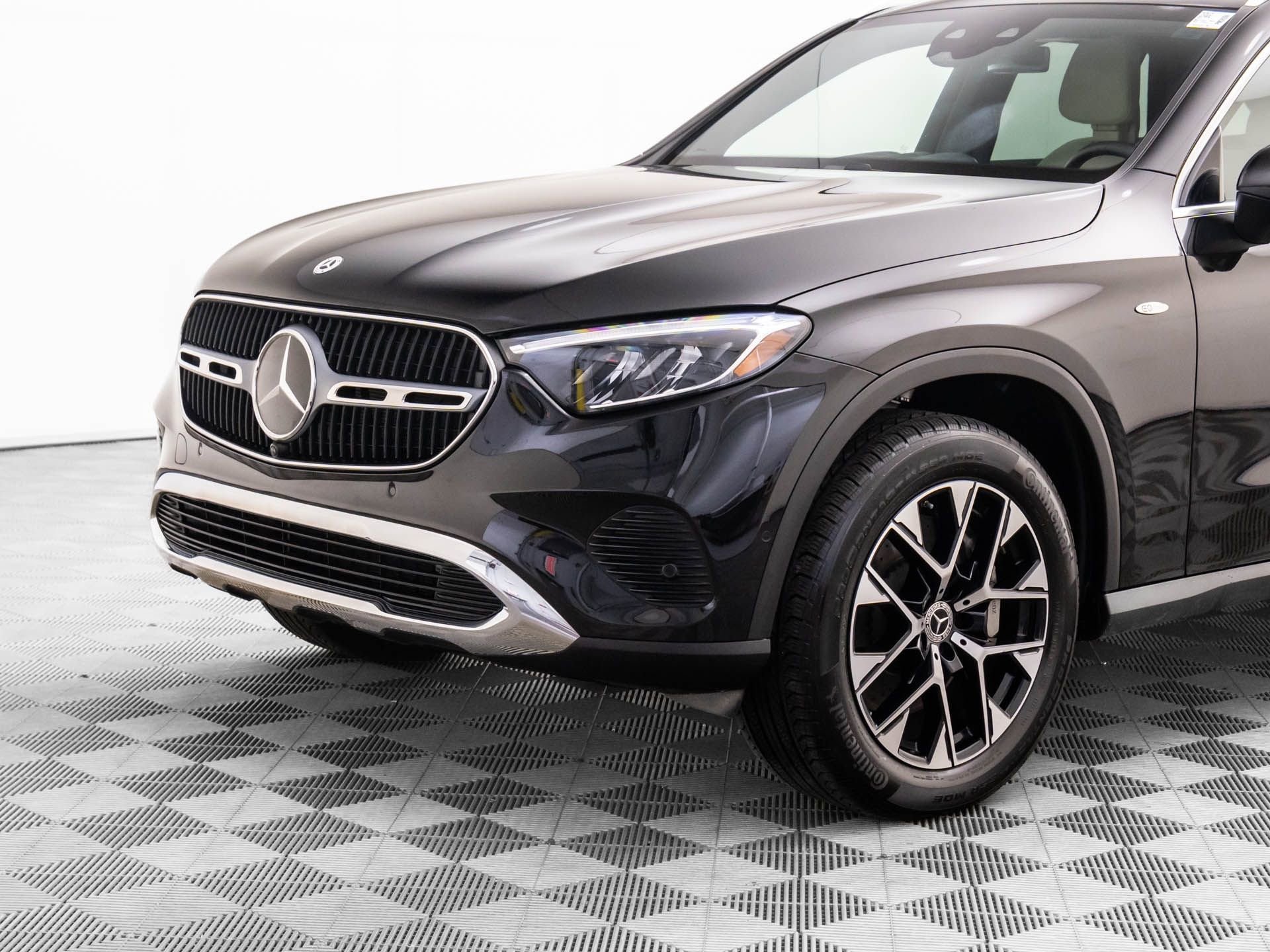Used 2025 Mercedes-Benz GLC 350e 4MATIC image 33