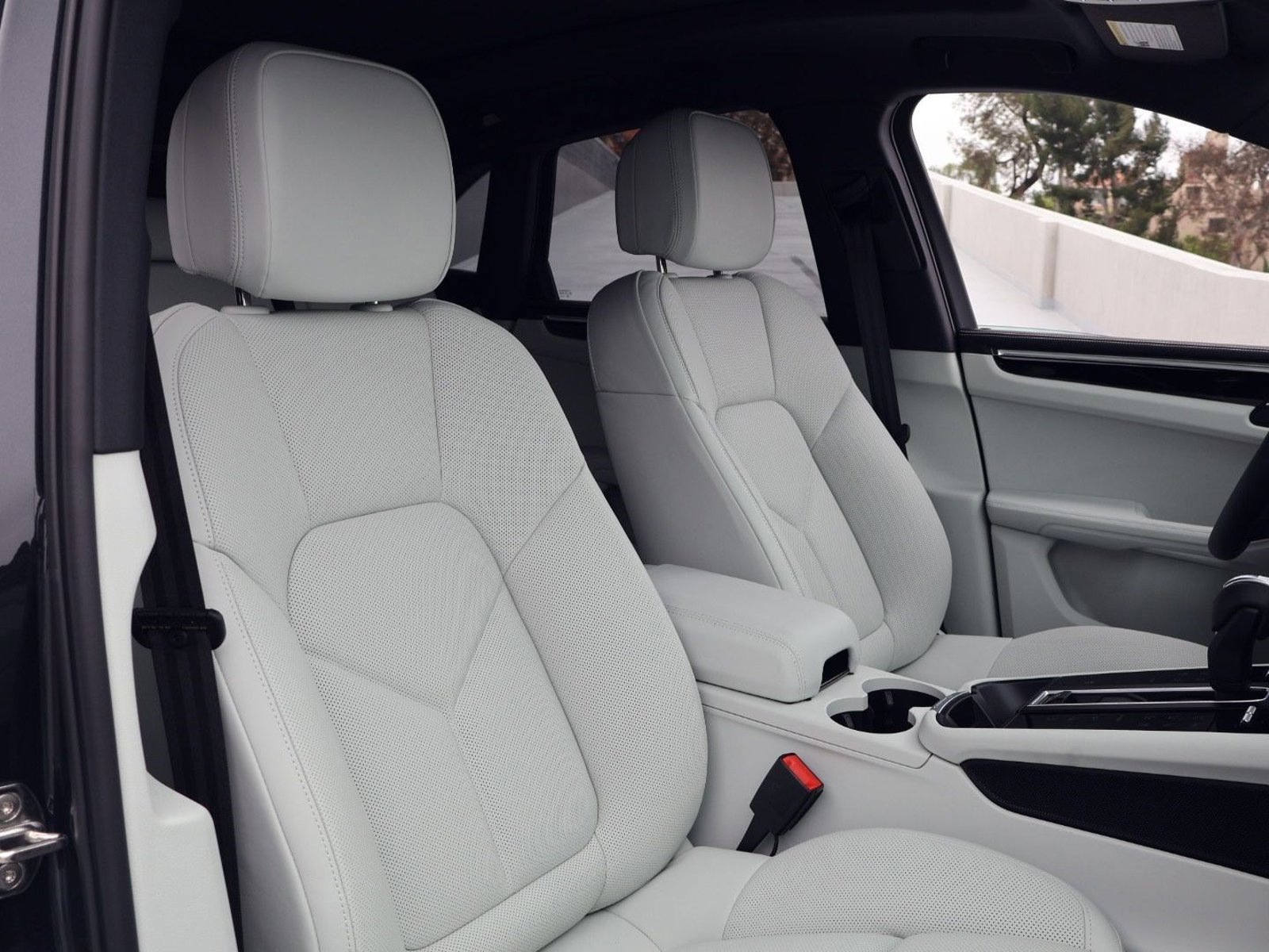 New 2026 Porsche Macan AWD/4WD image 24